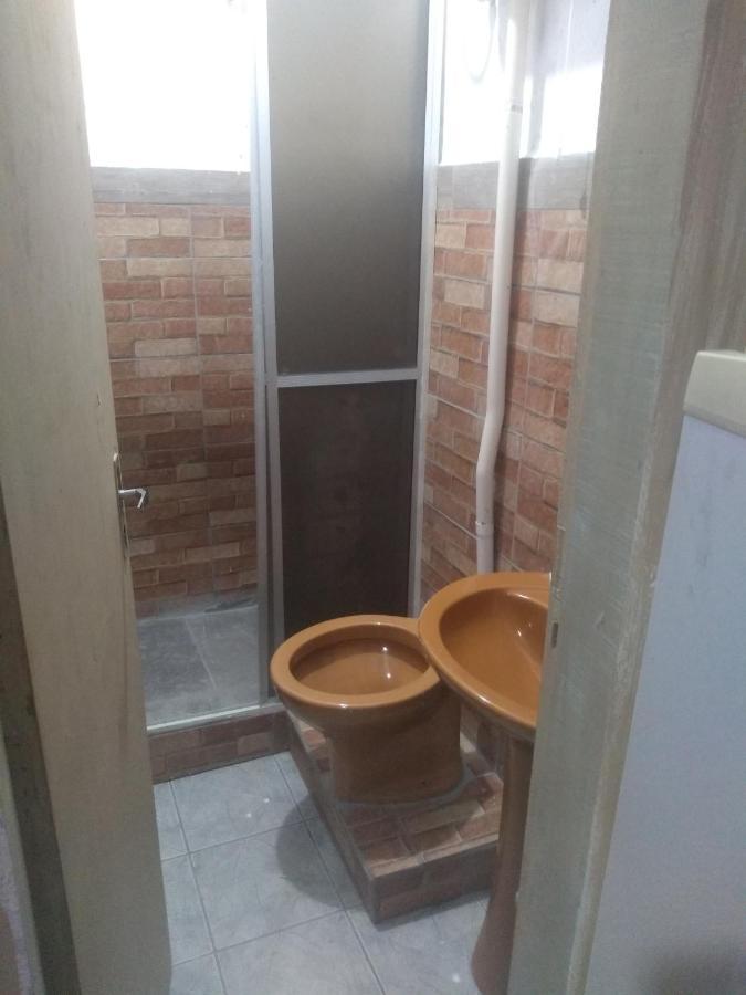 Kitinete Pequena Em Patio Compartilhado Villa Florianópolis Kültér fotó